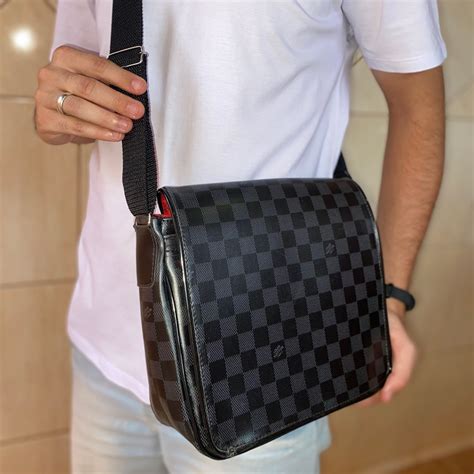 pasta louis vuitton masculina original|authentic louis vuitton hardware.